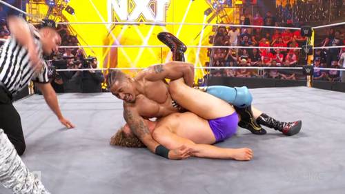 Carmelo Hayes y Charlie Dempsey en WWE NXT 16 de mayo 2023