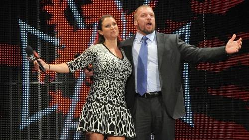 Stephanie McMahon y Triple H en La Noche de Apreciación de John Cena en WWE RAW (05/01/2015) / WWE ©