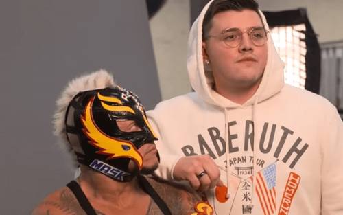 Rey Mysterio y Dominik en un Photo Shoot de WWE - WWE