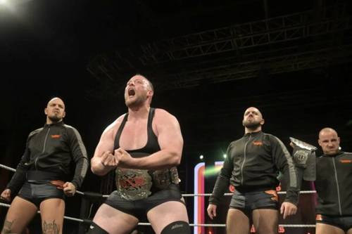 Robert Dreissker y el resto de Amboss en wXw Drive of Champions 2023 Twitter @wXwGermany