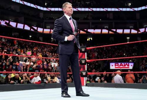 Vince McMahon el pasado lunes en Monday Night Raw (17/12/2018) - Forbes