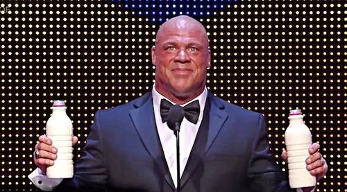 Kurt Angle, durante su entrada al Salón de la Fama de WWE (31/03/2017) - WWE