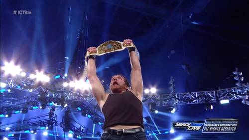 Dean Ambrose vence a The Miz y se convierte en el NUEVO WWE Intercontinental Champion (03/01/2017 - WWE SmackDown Live) / Twitter.com/WWE