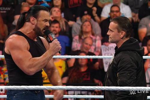 Superluchas - Drew McIntyre y CM Punk entablaron una intensa conversación dentro del ring en el Royal Rumble.