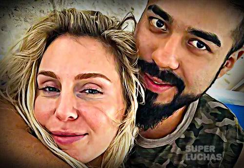 Andrade y Charlotte Flair dicen tener &quote;buenas noticias&quote;