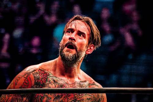 CM Punk durante una lucha en AEW