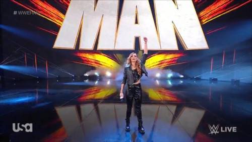 Becky Lynch en WWE RAW 30 de enero 2023