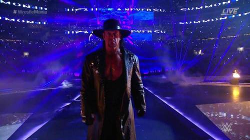 The Undertaker hace su entrada en WWE WrestleMania 32 (03/04/2016) / Twitter.com/WWEUniverse