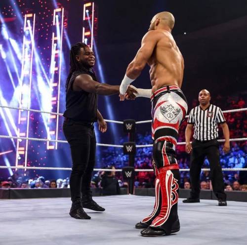 Reggie luchando con Ricochet en WWE