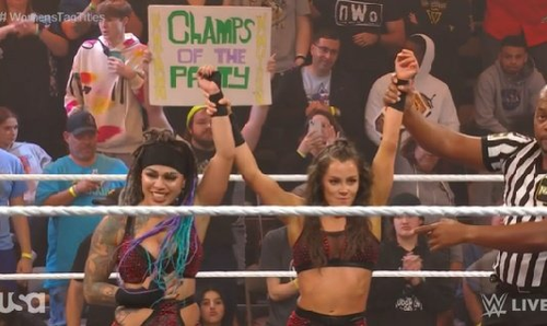 Kayden Carter y Katana Chance en NXT 8 de noviembre de 2022 WWE