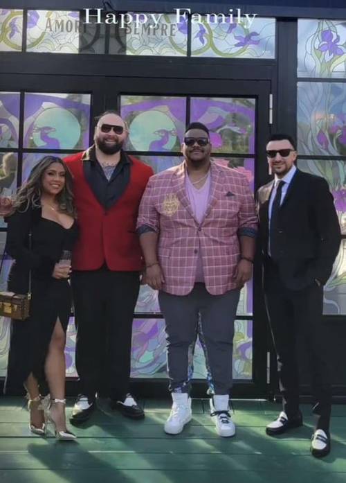 Bray Wyatt y JoJo Offerman juntos durante la ausencia del luchador de WWE