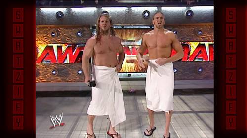 Chris Jericho y Christian en toalla frente al Universo WWE en Raw