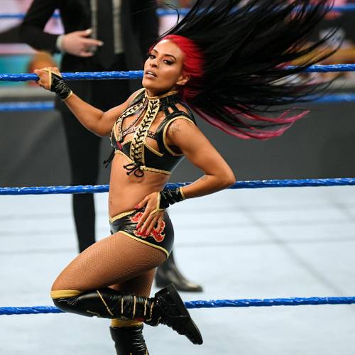 Zelina Vega en su regreso a WWE en el episodio de SmackDown del 2 de julio de 2021 - WWE