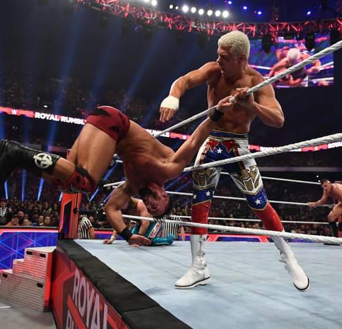 Cody Rhodes elimina a Austin Theory del Royal Rumble