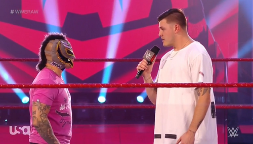 Rey Mysterio con su hijo Dominik en Raw