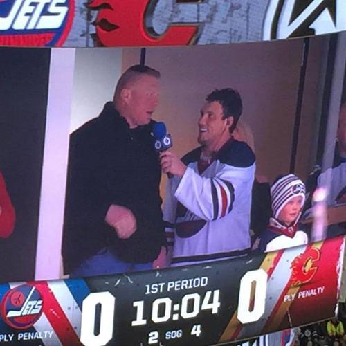 Brock Lesnar en el partido de Hockey de los Winnipeg Jets contra Calgary Flames (09/01/2017) / JetsTV