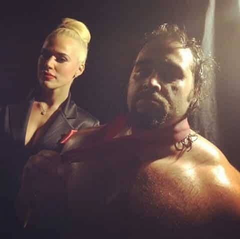 Rusev junto a Lana luego de su victoria en WWE Night of Champions 2014 / Crédito: instagram.com/wwe