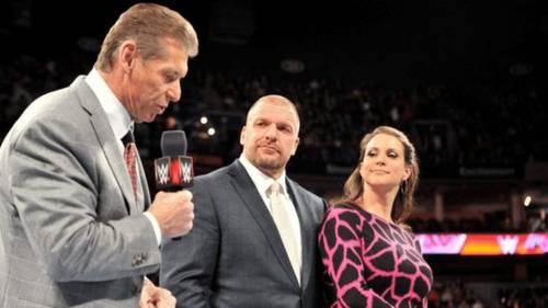 Vince McMahon Stephanie McMahon y Triple H