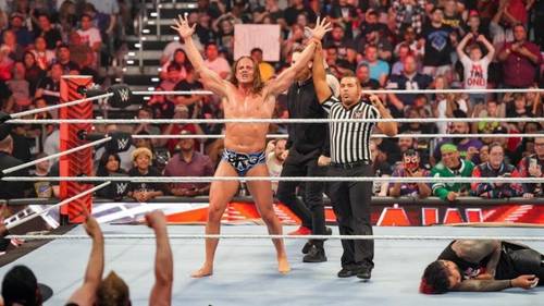 Matt Riddle vence a Jimmy Uso en Raw en mayo de 2023