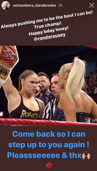 Dana Brooke ruega a Ronda Rousey