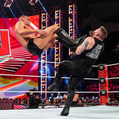 Gunther vs Kevin Owens en WWE Raw