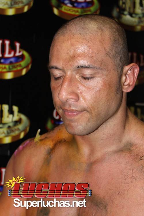 Toscano pierde la cabellera en Infierno en el Ring 2009 (31 Julio) / Photo by Rostro Oculto
