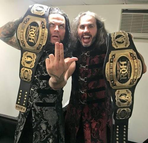 Jeff Hardy y Matt Hardy (o Brother Nero y Broken Matt Hardy - The Hardy Boyz) ganan el ROH World Tag Team Championship (04/03/2017 - Manhattan Mayhem IV) / Twitter.com/MATTHARDYBRAND