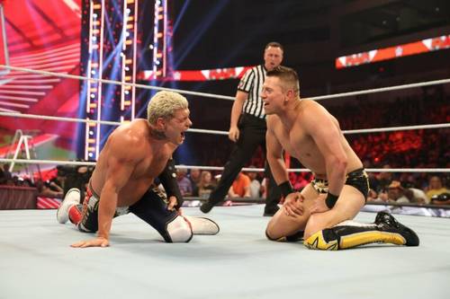 Cody Rhodes vs The Miz en WWE Raw 12 de junio 2023
