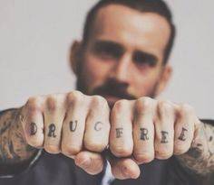 Los tatuajes de CM Punk DRUG FREE