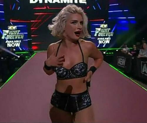 Toni Storm AEW