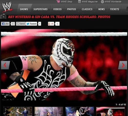 Rey Mysterio haciendo honor al día de muertos // WWE.com