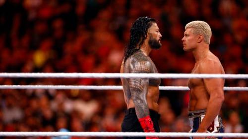 Roman Reigns y Cody Rhodes en WrestleMania 39 WWE