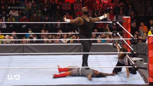 Omos vs Reggie - WWE Raw 17 de enero 2022