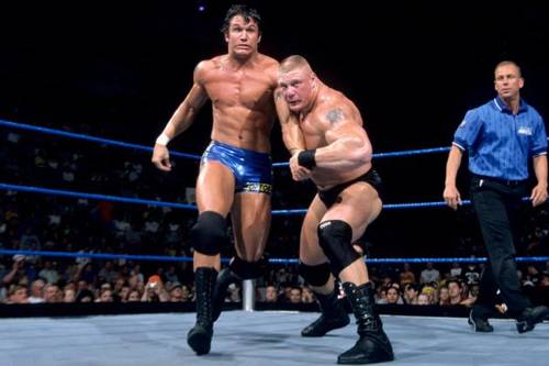 Brock Lesnar vs. Randy Orton ( 05-09-2002) / WWE ©