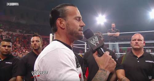 LA Knight como guardia de seguridad en segmento de CM Punk y Kevin Nash en WWE Raw