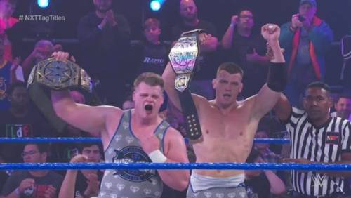 The Creed Brothers como Campeones de Parejas NXT