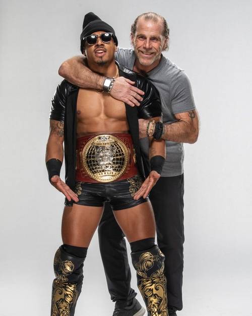 Shawn Michaels con el Campeón Norteamericano NXT Carmelo Hayes (12/10/2021) / Twitter.com/Carmelo_WWE / WWE