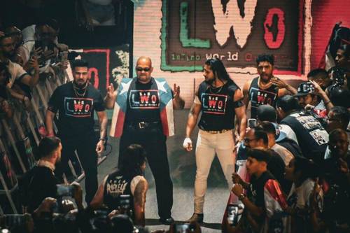 Savio Vega con Santos Escobar Cruz del Toro y Joaquin Wilde frente a Finn Bálor y Dominik Mysterio en WWE Backlash 2023