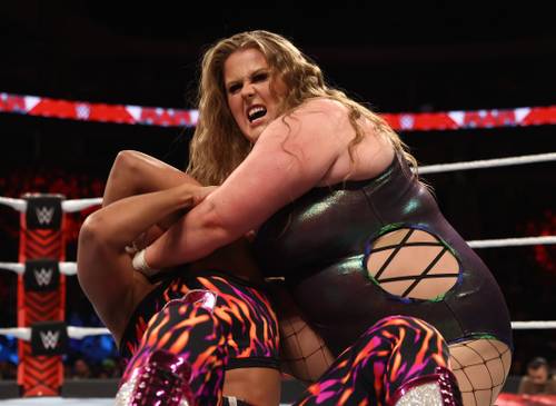 Doudrop somete a su rival