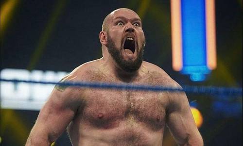 Lars Sulivan en su regreso a las pantallas en 2020 - WWE