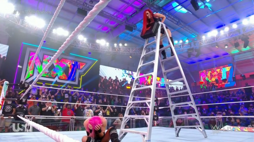 Kay Lee Ray y Dakota Kai - WWE NXT 30 de noviembre 2021