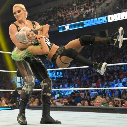 Lacey Evans vs Zelina Vega en WWE SmackDown