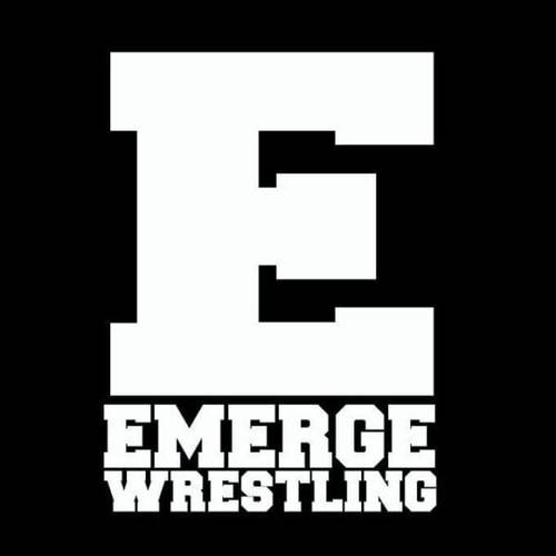 Superluchas - Logotipo de EMERGE Wrestling sobre fondo negro.