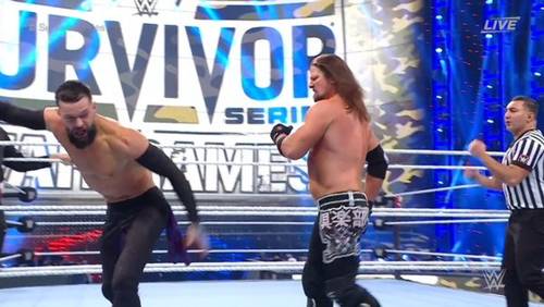AJ Styles y Finn Balor en Survivor Series WarGames