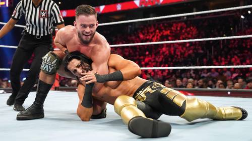 Austin Theory vs Mustafa Ali en WWE Raw el 5 de diciembre de 2022