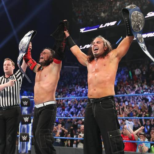 The Hardy Boyz ganan el Campeonato de Parejas SmackDown en su ultimo combate juntos en WWE