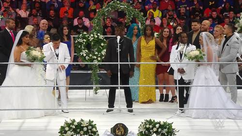 R-Truth oficiando la boda entre Tamina con Akira Tozawa y Dana Brooke con Reggie - WWE Raw