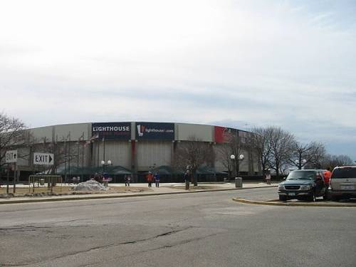 Nassau Veterans Memorial Coliseum / Photo by IMatthew at wikipedia / Creative Commons License