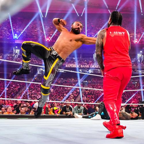 Andrade el Ídolo golpea a Jimmy Uso en Royal Rumble 2024 (27/01/2024) / WWE