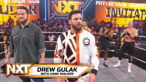 Drew Gulak y Hank Walker en WWE NXT 27 de diciembre 2022